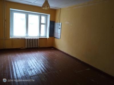 Комната в 6-комн. кв., 16 м2, 1/4 эт.